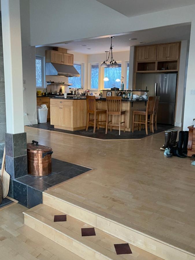 Frenchy'S Adventure Bed And Breakfast Anchorage Exterior foto
